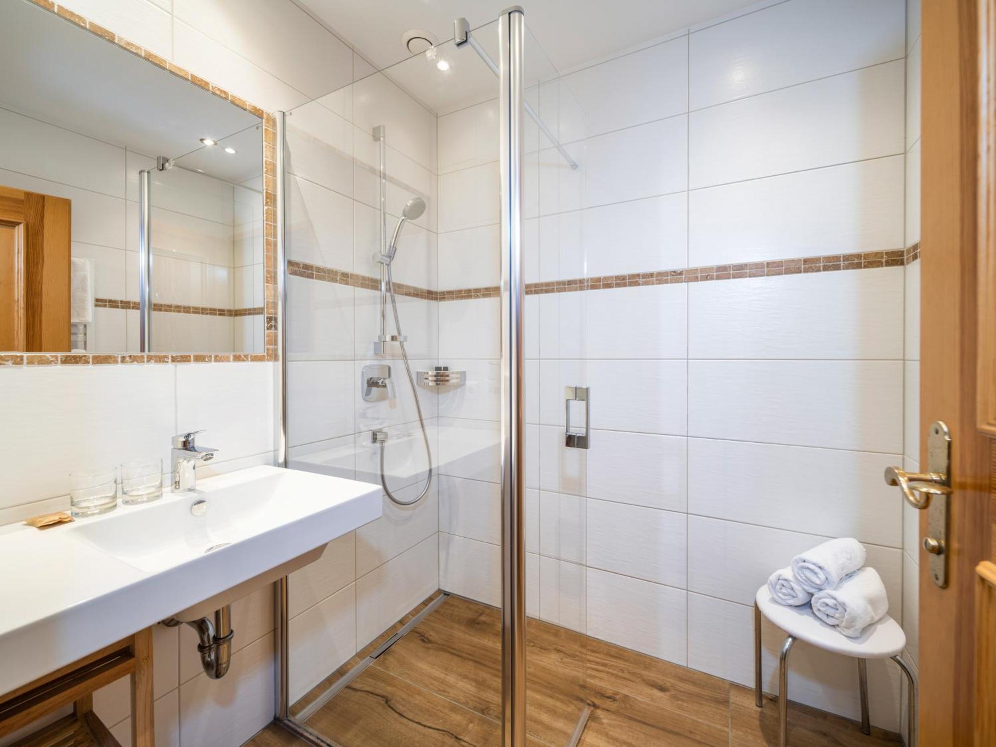 אונטרטאורן Ferienhotel Gasthof Zur Post מראה חיצוני תמונה