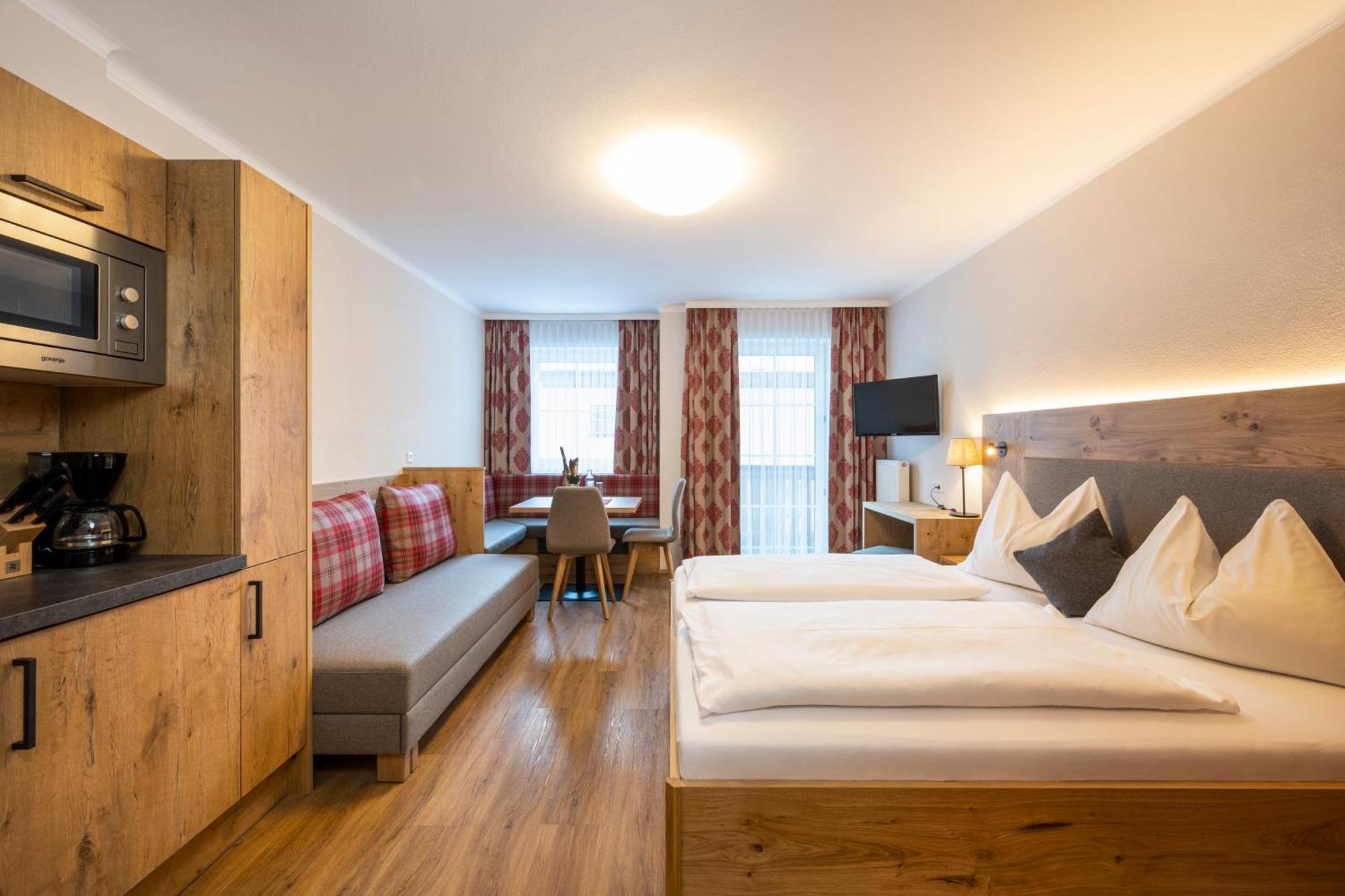 אונטרטאורן Ferienhotel Gasthof Zur Post מראה חיצוני תמונה