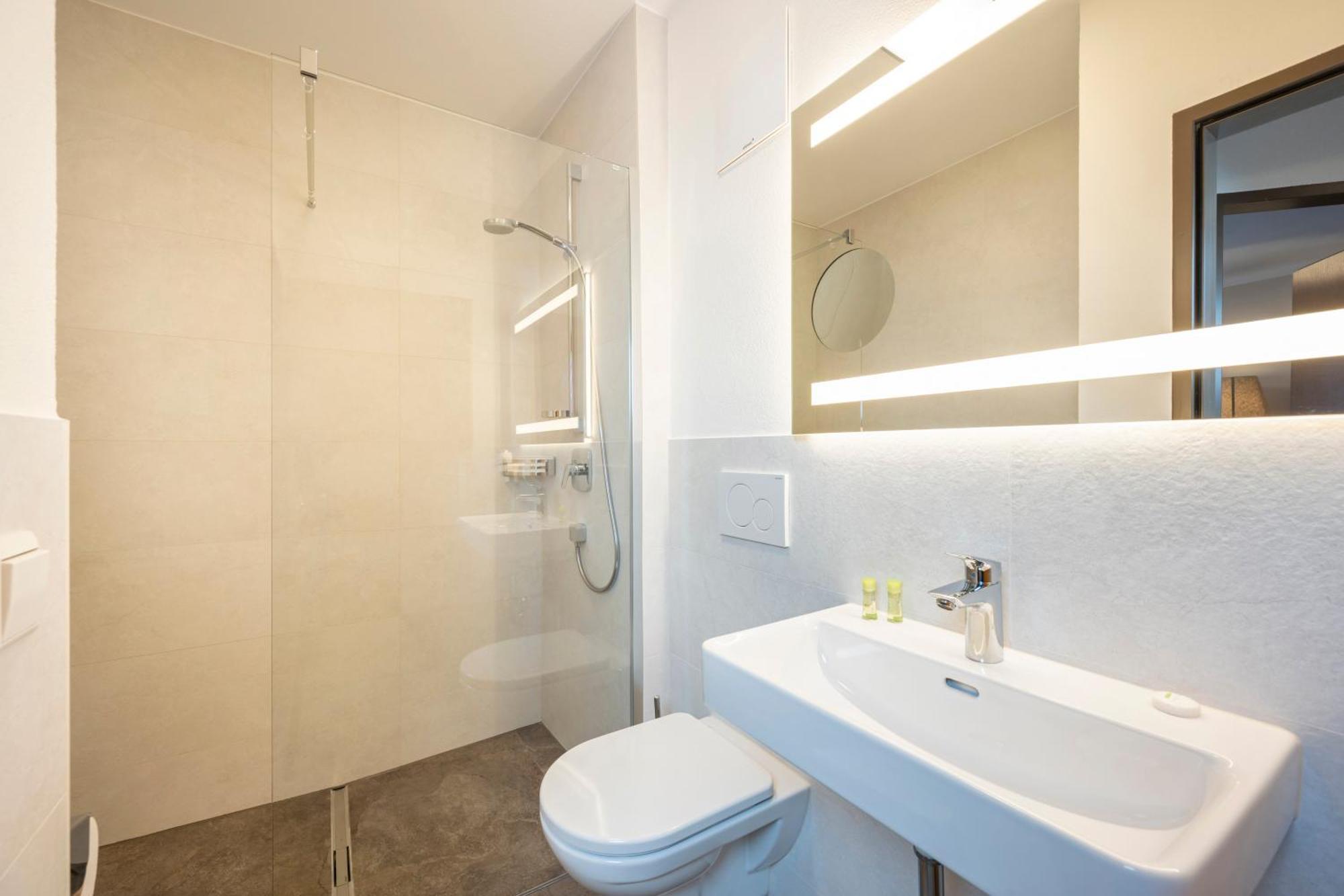אונטרטאורן Ferienhotel Gasthof Zur Post מראה חיצוני תמונה