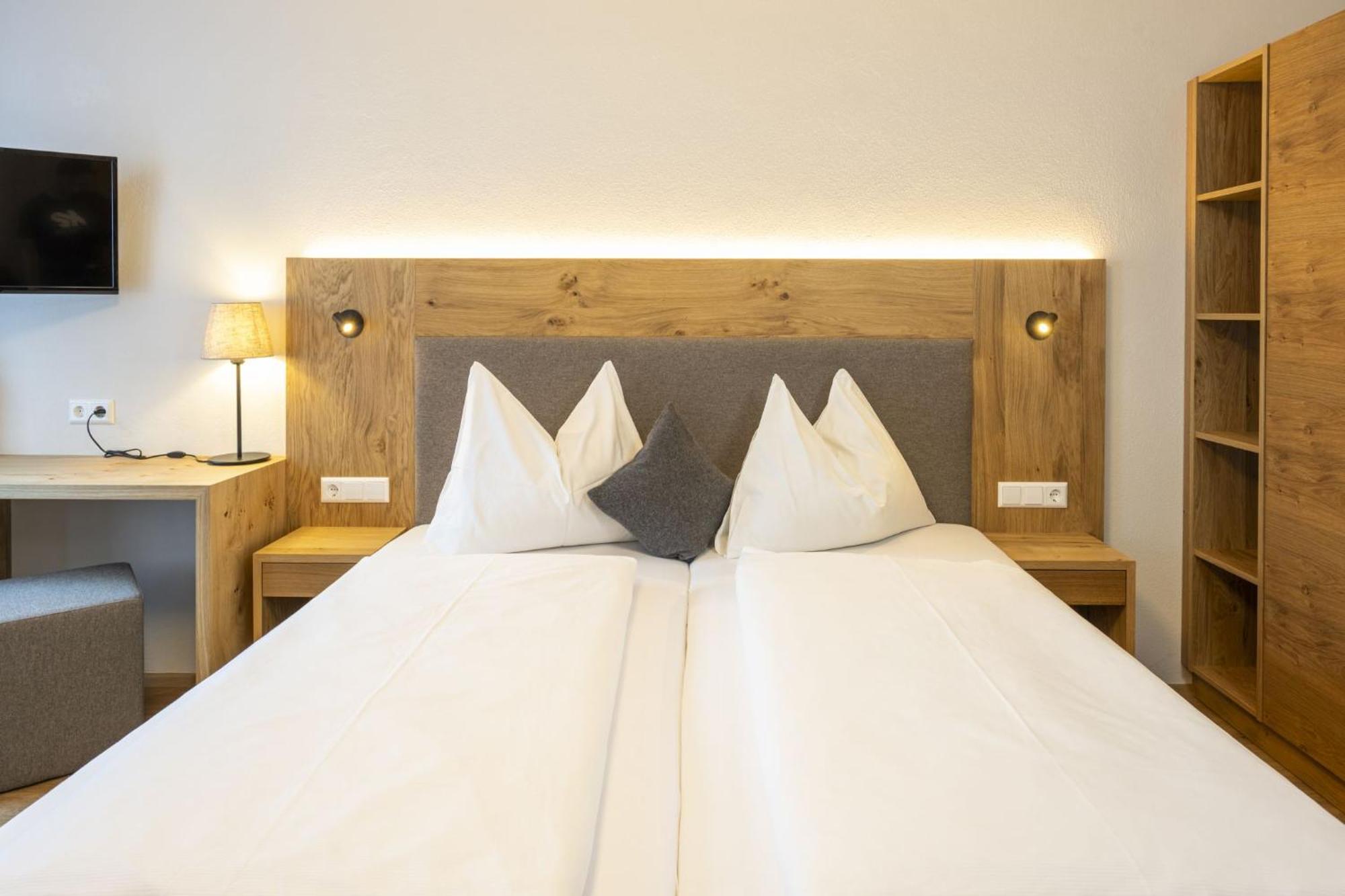 אונטרטאורן Ferienhotel Gasthof Zur Post מראה חיצוני תמונה