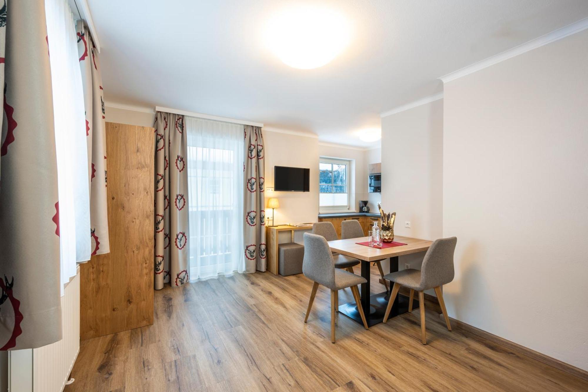 אונטרטאורן Ferienhotel Gasthof Zur Post חדר תמונה
